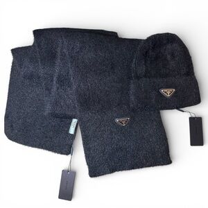 Prada Black Women’s Winter Hat and Scarf Matching Set 🖤